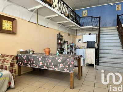 Maison - 220 m² - 8 pièces