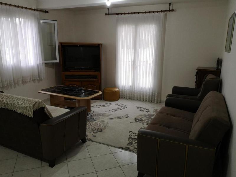 Maison traditionnelle - 186 m² - 9 pièces