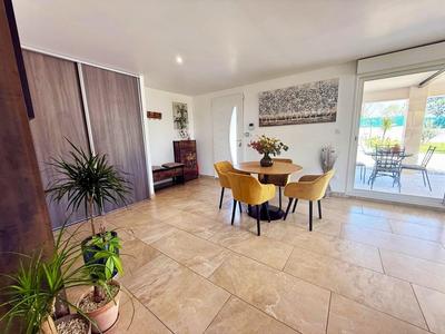 Villa - 194 m² - 9 pièces