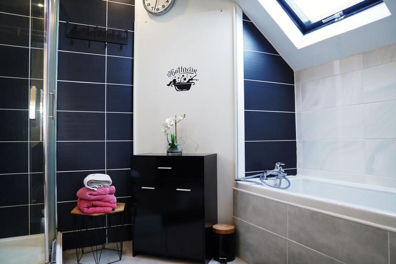 Maison - 220 m² - 8 pièces