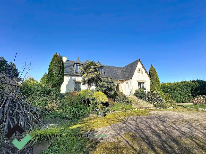 Maison traditionnelle - 188 m² - 7 pièces