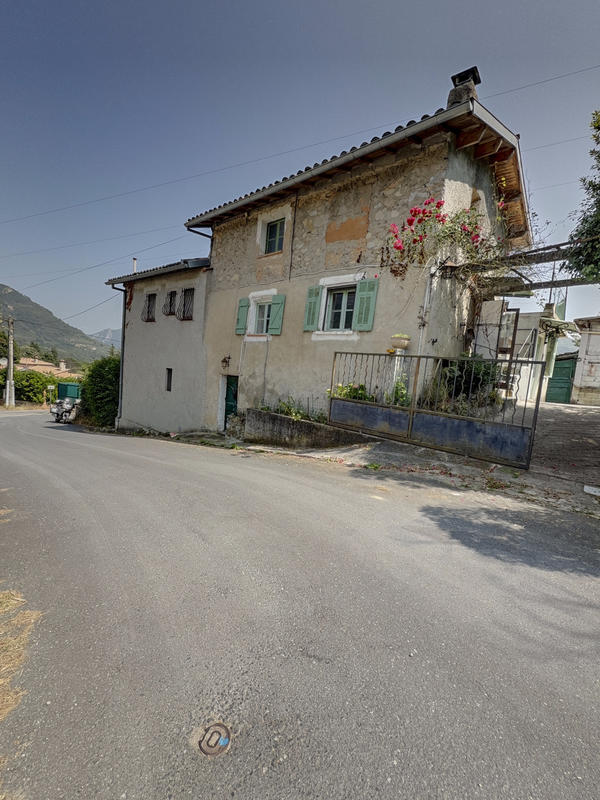 Maison - 112 m² - 7 pièces