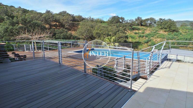 Villa - 250 m² - 8 pièces