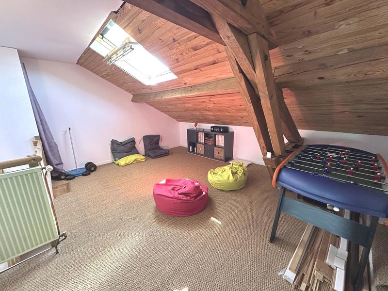 Maison - 261 m² - 12 pièces