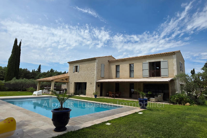 Propriété - 250 m² - 7 pièces