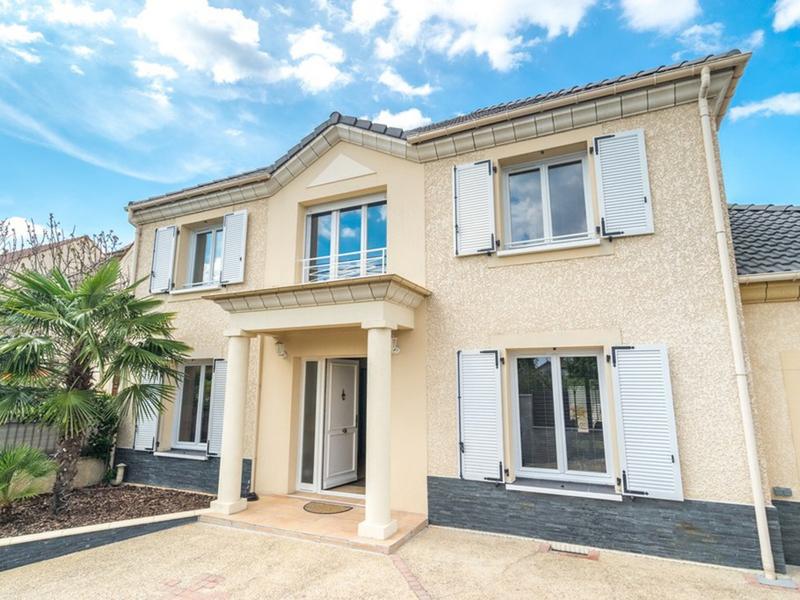 Maison - 200 m² - 7 pièces