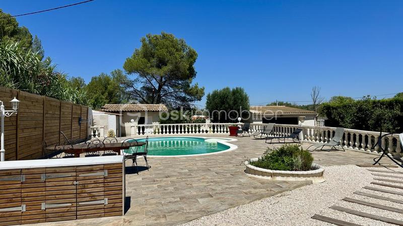 Villa - 280 m² - 9 pièces