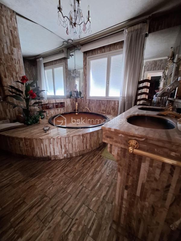 Immeuble - 268 m² - 8 pièces