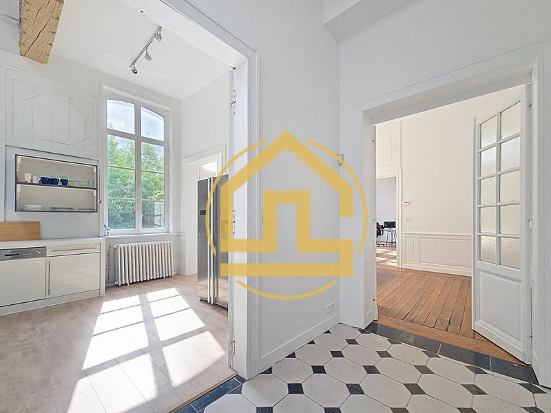 Appartement - 177 m² - 6 pièces