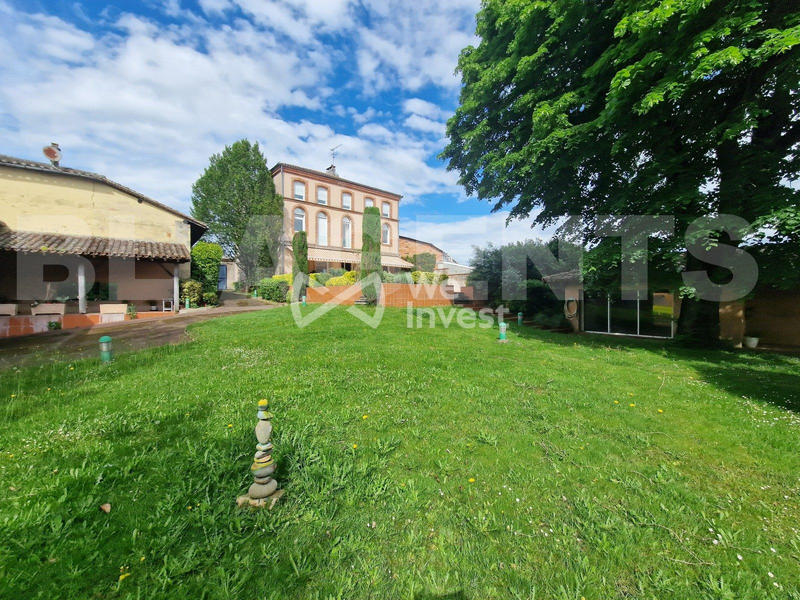 Maison - 380 m² - 9 pièces