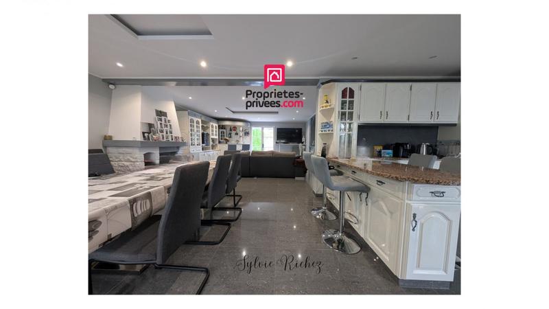 Maison - 170 m² - 7 pièces