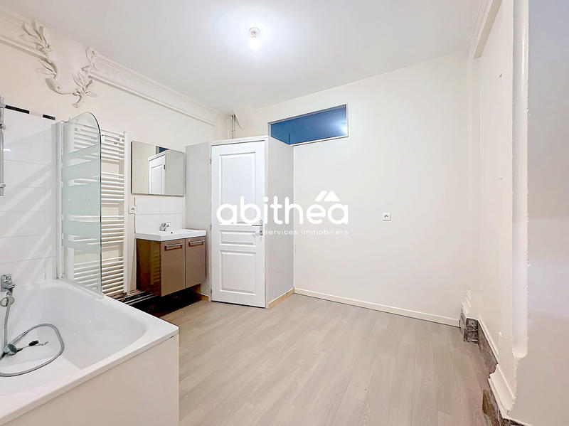 Appartement - 100 m² - 4 pièces