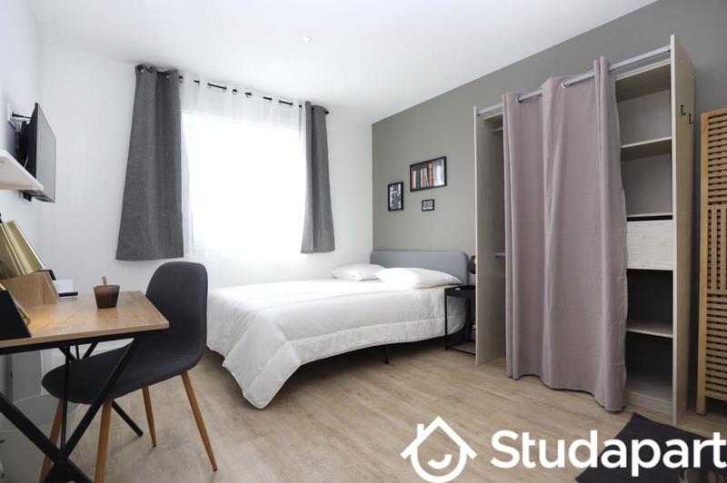 Chambre - 10 m² - 1 pièce