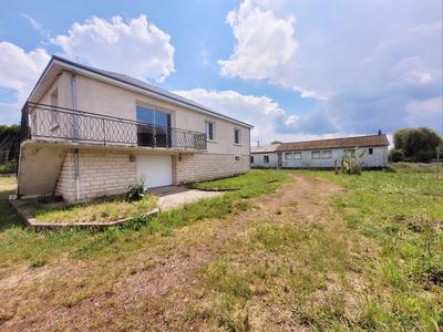 Maison traditionnelle - 99 m² - 4 pièces