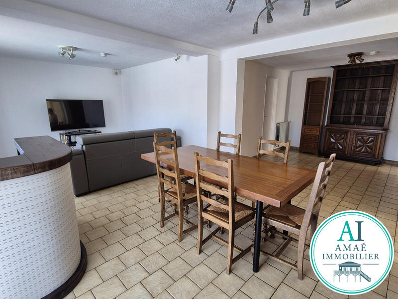 Maison - 241 m² - 11 pièces