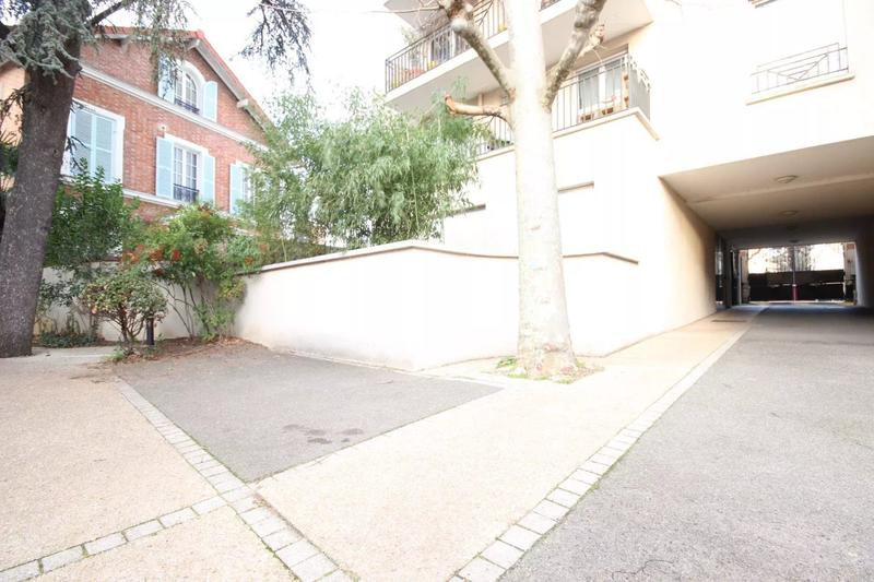 Parking / Garage - 12 m²