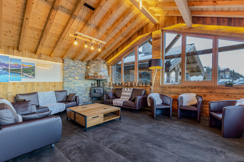 Châlet - 279 m² - 9 pièces