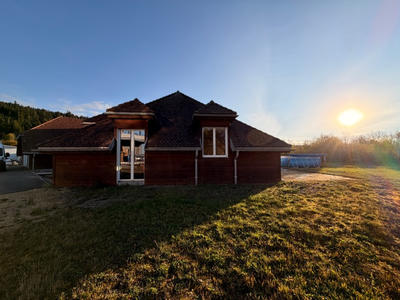 Maison - 206 m² - 5 pièces