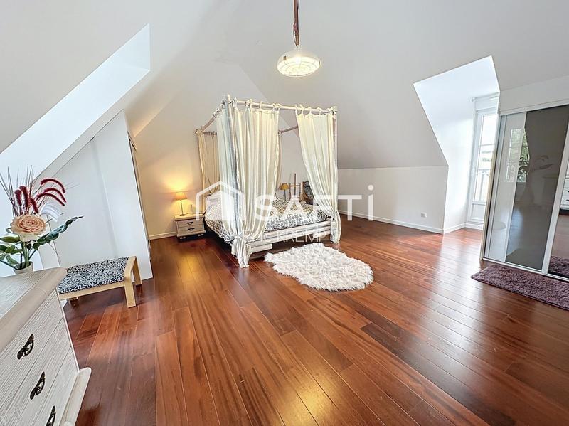 Maison - 230 m² - 7 pièces