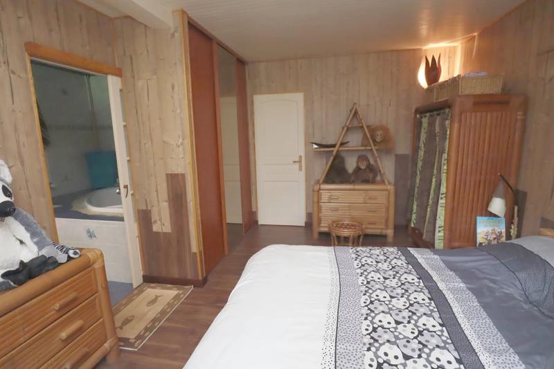 Maison - 240 m² - 12 pièces