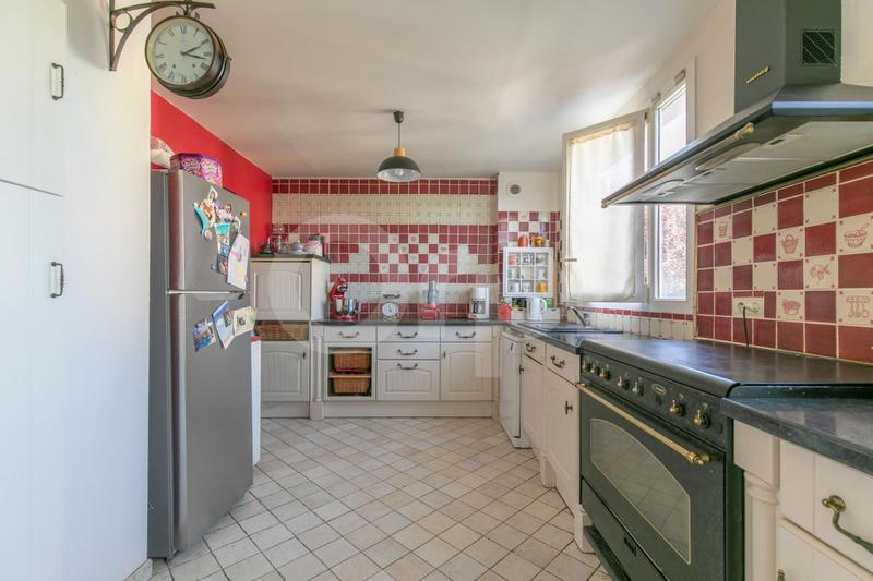 Maison - 183 m² - 7 pièces