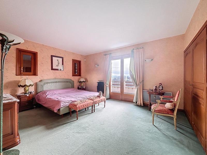 Villa - 246 m² - 7 pièces