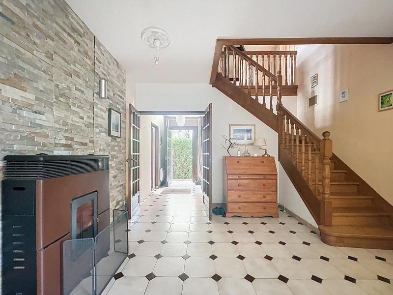 Pavillon - 150 m² - 6 pièces