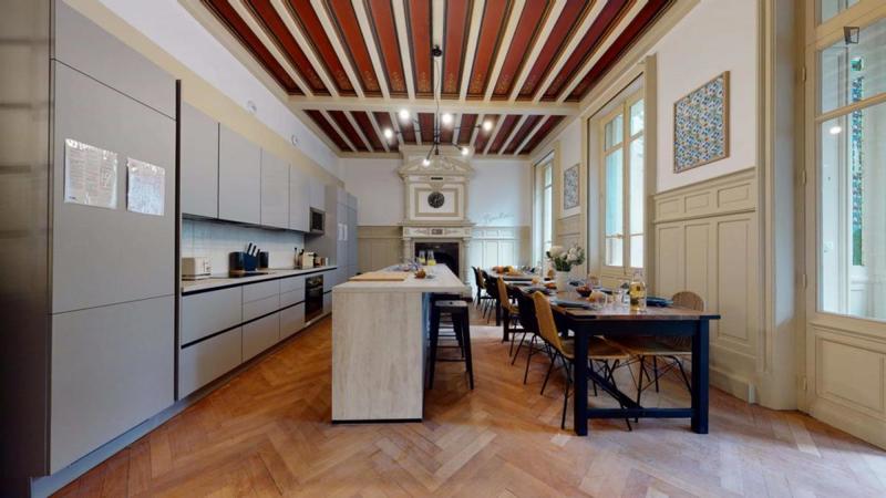 Chambre - 25 m² - 11 pièces