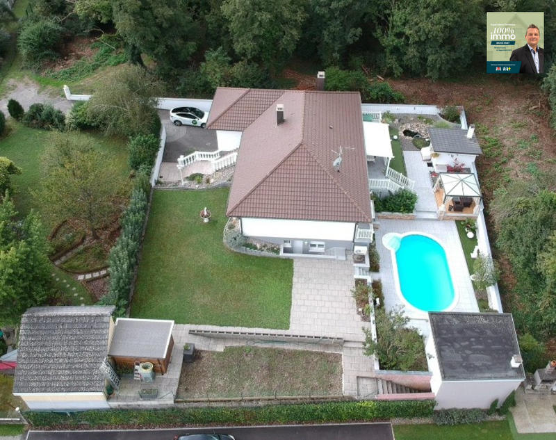 Maison - 232 m² - 7 pièces