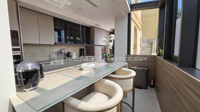 Villa - 167 m² - 6 pièces