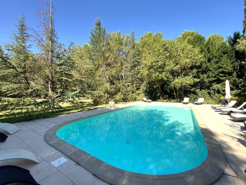 Mas - 528 m² - 16 pièces