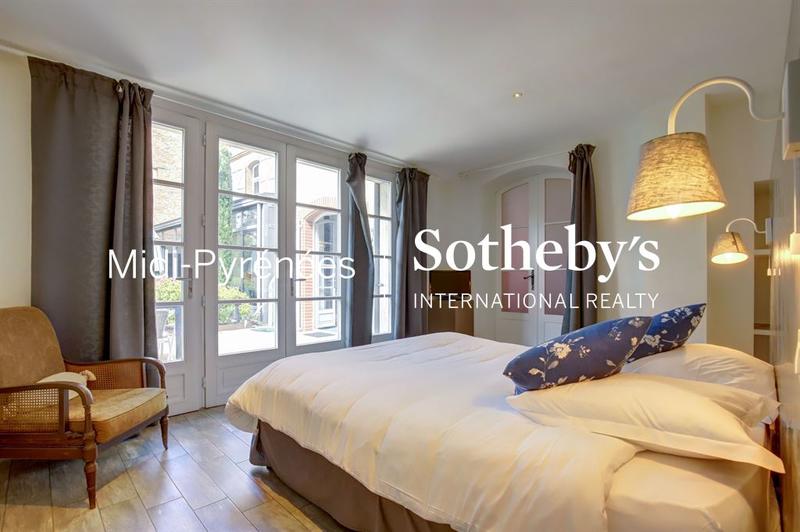 Maison bourgeoise - 733 m² - 19 pièces