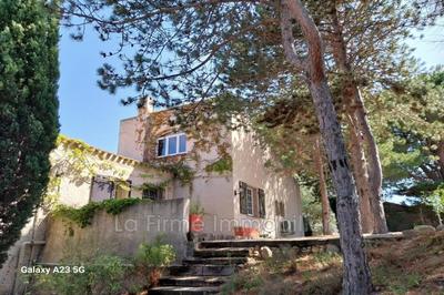 Propriété - 190 m² - 4 pièces