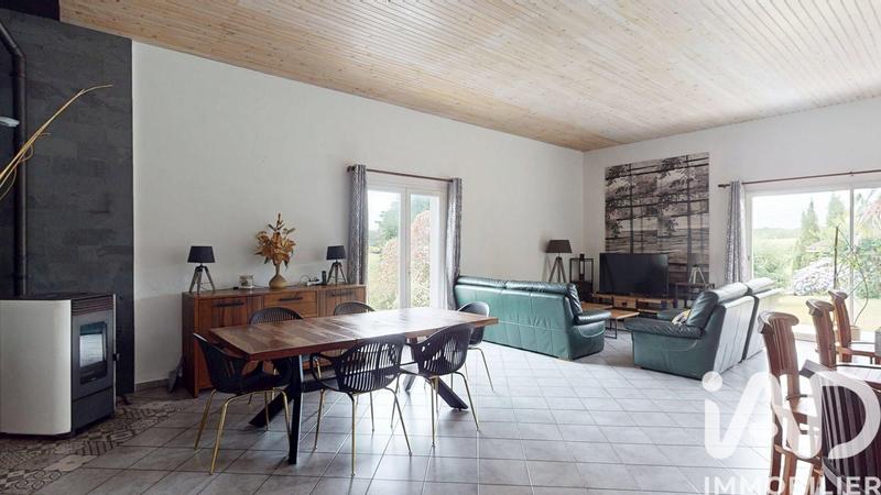 Maison - 205 m² - 8 pièces