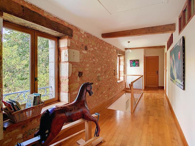 Maison - 440 m² - 13 pièces