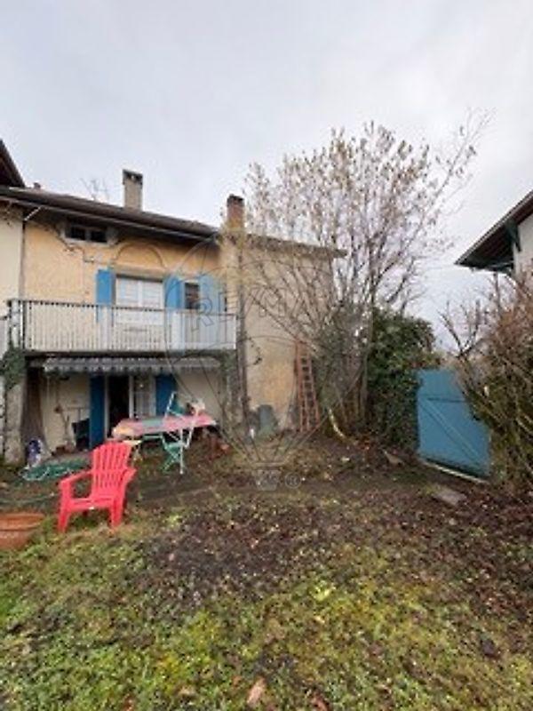 Maison - 260 m² - 9 pièces