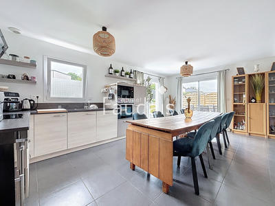 Maison - 110 m² - 5 pièces