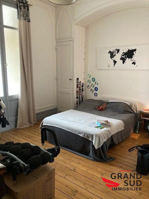 Maison - 225 m² - 7 pièces