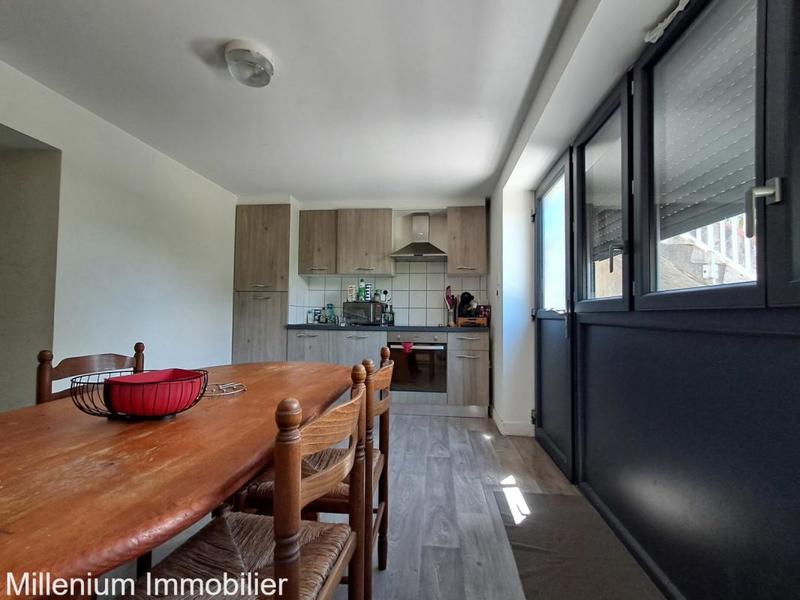 Maison - 200 m² - 8 pièces