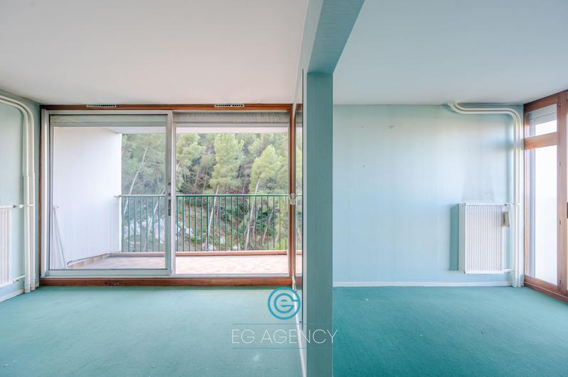 Appartement - 90 m² - 4 pièces