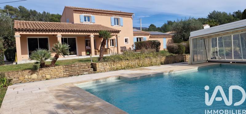 Maison - 203 m² - 6 pièces