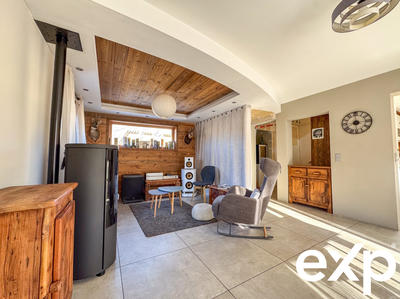 Maison traditionnelle - 94 m² - 5 pièces