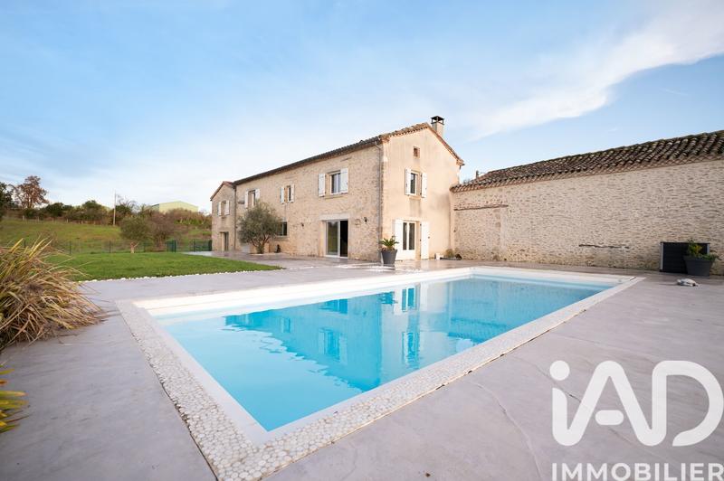 Maison - 324 m² - 5 pièces