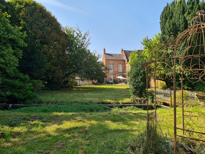 Maison ancienne - 400 m² - 14 pièces