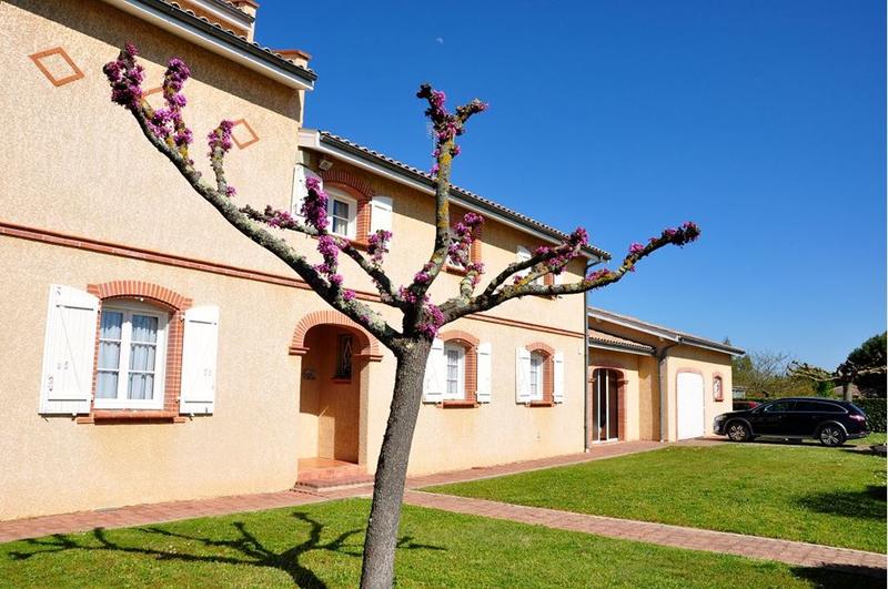 Maison traditionnelle - 240 m² - 8 pièces