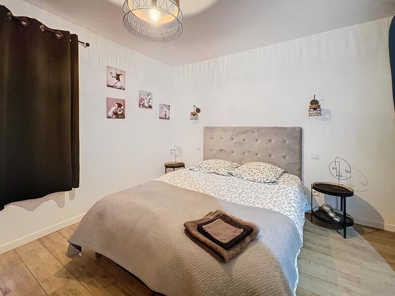 Maison - 412 m² - 9 pièces