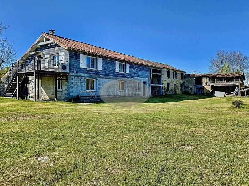 Maison - 300 m² - 10 pièces