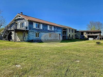 Maison - 300 m² - 10 pièces