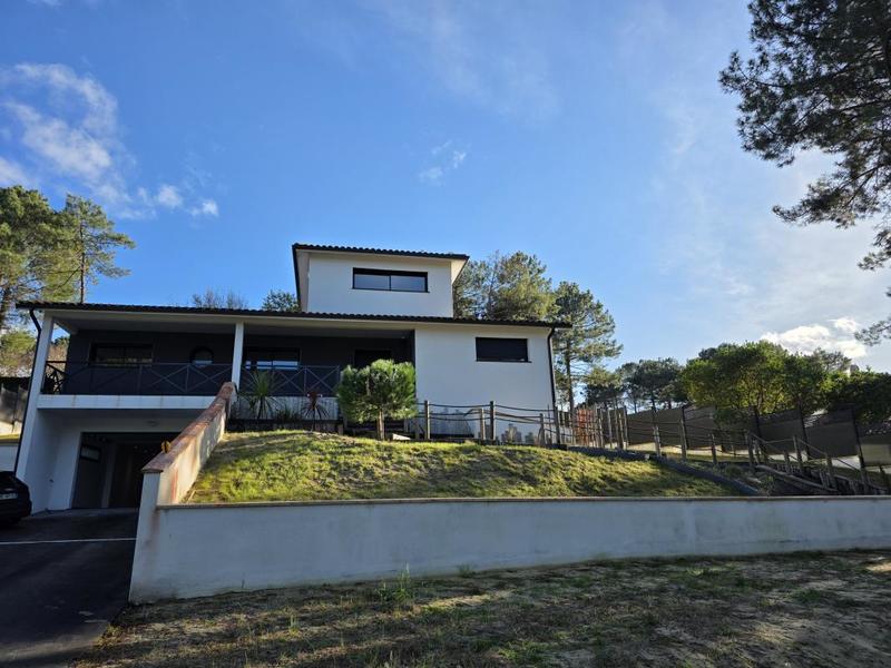 Villa - 202 m² - 5 pièces