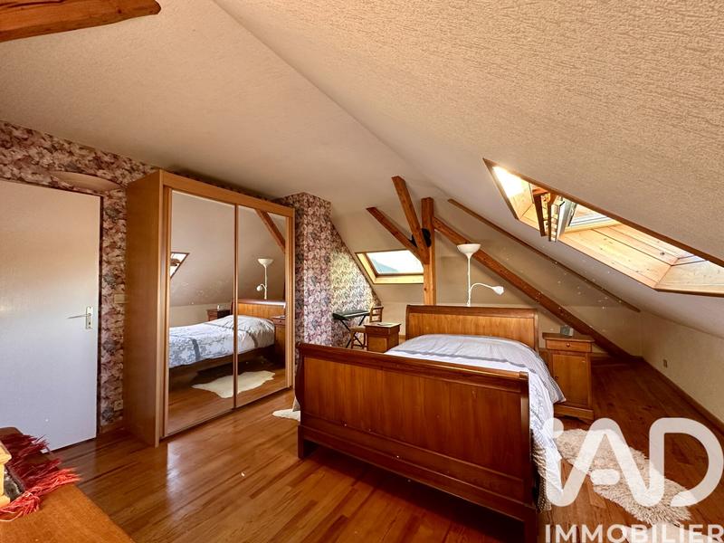 Maison - 187 m² - 9 pièces